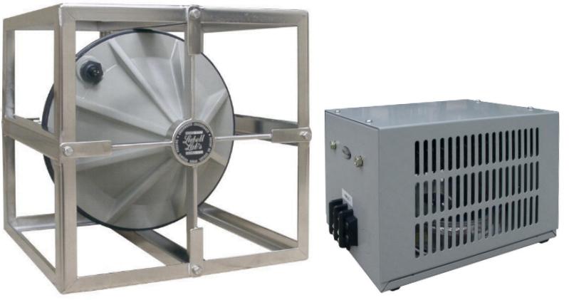 Transdutor Lubell LL1424HP numa gaiola em aço inoxidável ao lado da sua caixa de transformador AC1424HP